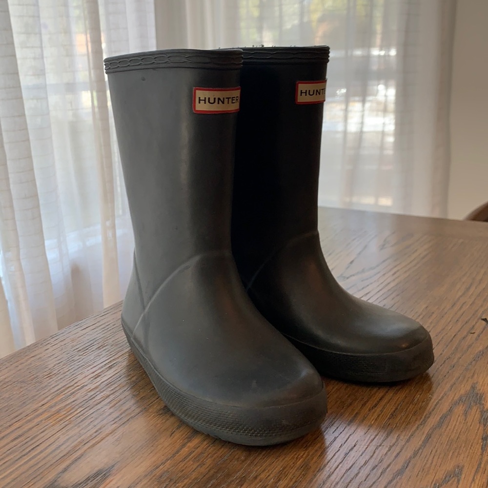 Hunter rain boots, navy blue, kids size 10